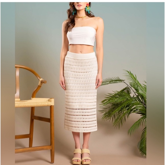 Dresses & Skirts - Crotchet Midi Skirt- NWOT